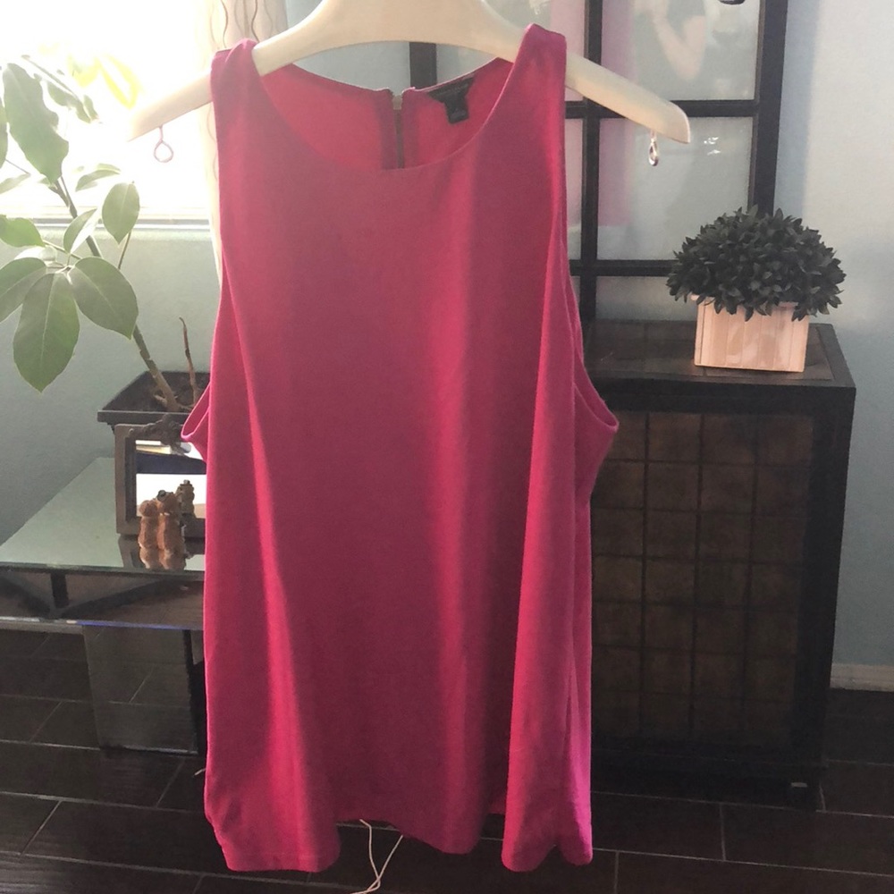 Blouse with back zipper